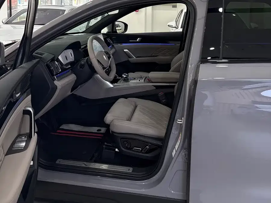 BYD Tang New Energy Tang New Energy 2025 Intelligent Driving Edition DM-i 115KM Flagship 2025 — миниатюра 3
