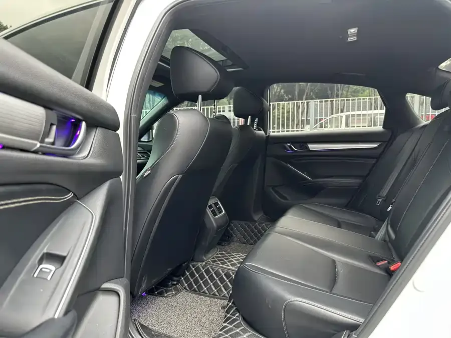 Honda Inspire 2022 Insignia 260TURBO Elegant Edition 2022 — миниатюра 3