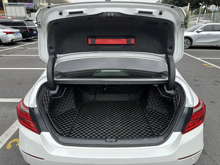 Honda Inspire 2022 Insignia 260TURBO Elegant Edition 2022 — миниатюра 4