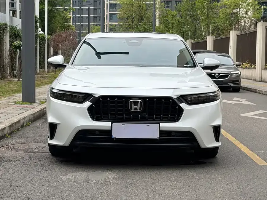 Honda Inspire Insignia 2024 260TURBO Elite Edition 2024 — миниатюра 2