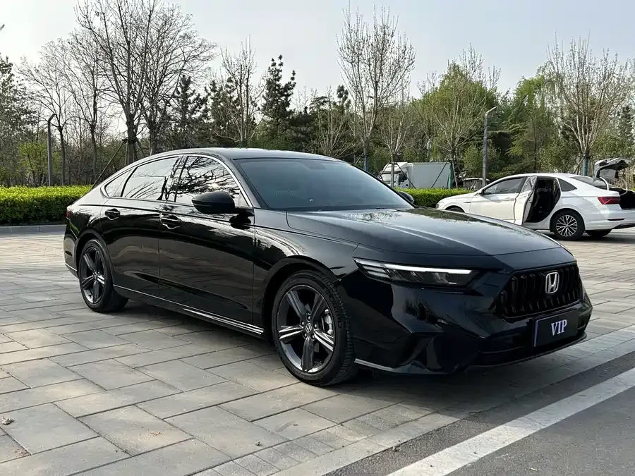 Honda Inspire Insignia 2025 260TURBO Elegant Edition 2025 — миниатюра 3