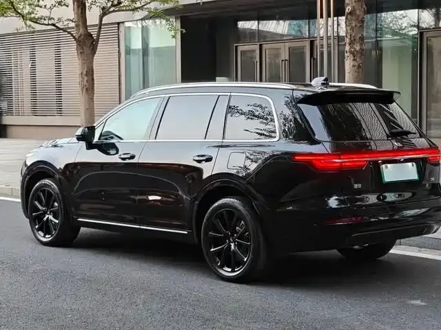 Li Xiang One Ideal ONE 2021 extended range 6-seater version 2022 — миниатюра 4