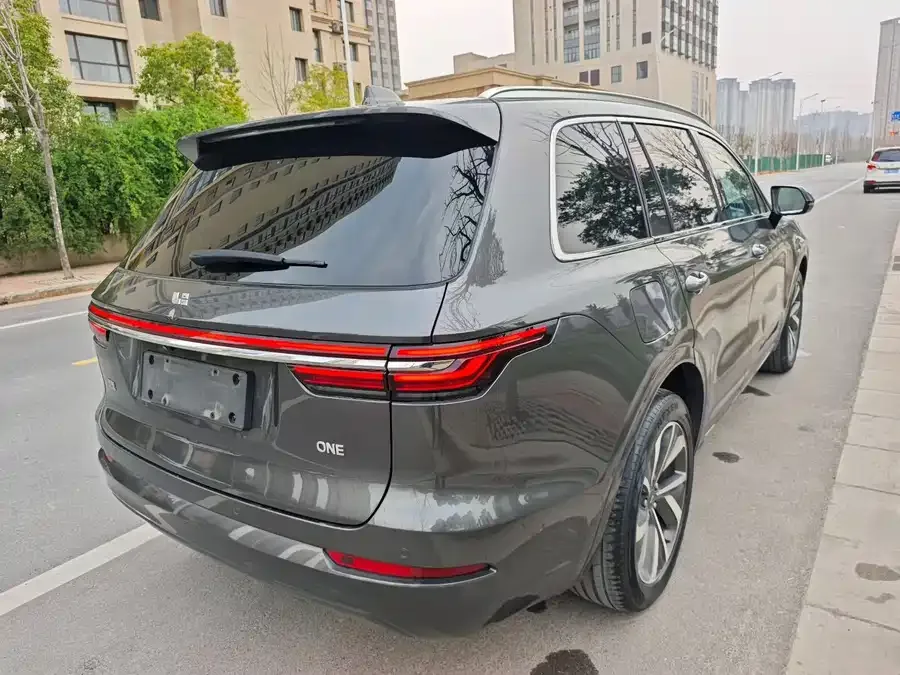 Li Xiang One Ideal ONE 2021 extended range 6-seater version 2022 — миниатюра 3