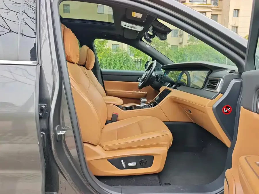 Li Xiang One Ideal ONE 2021 extended range 6-seater version 2022 — миниатюра 4