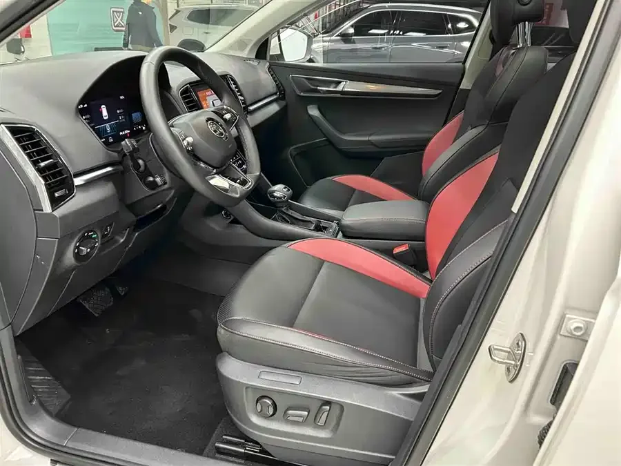 Skoda Karoq Korok 2022 TSI280 Luxury Edition 2023 — миниатюра 5