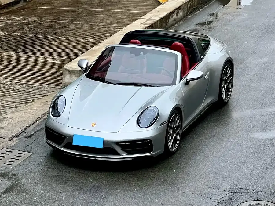 Porsche 911 2023