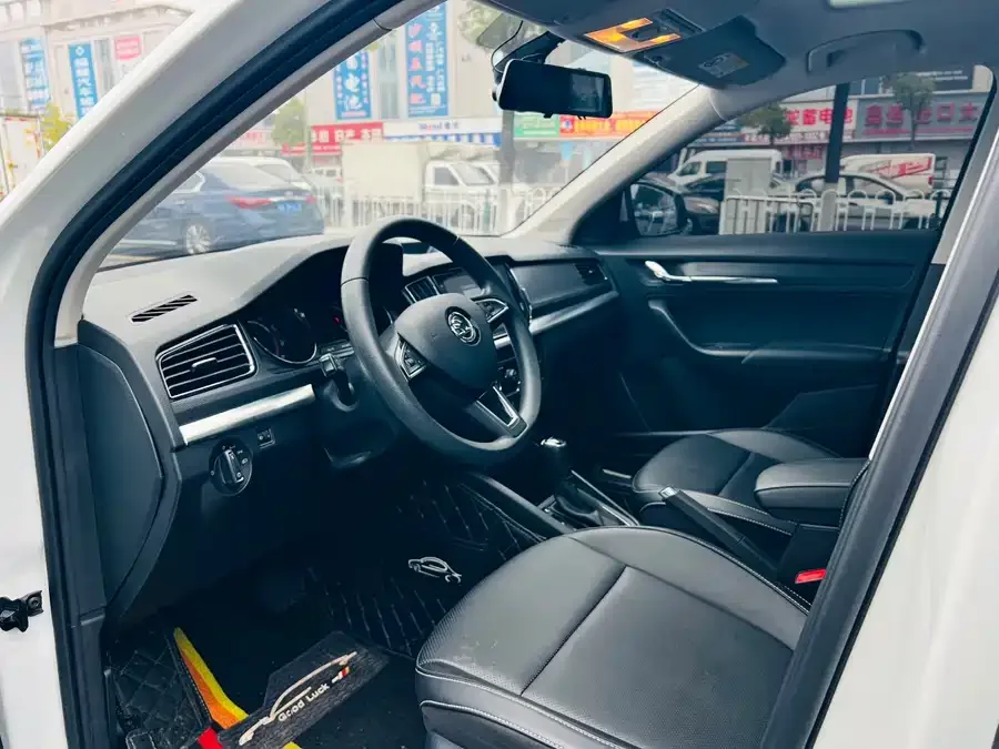 Skoda Kamiq Komic 2022 1.5L automatic comfort version 2023 — миниатюра 4