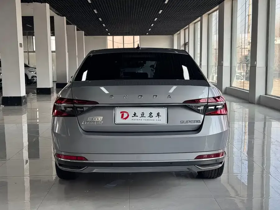 Skoda SuperB Superb 2023 facelifted TSI280 DSG exclusive version 2024 — миниатюра 2