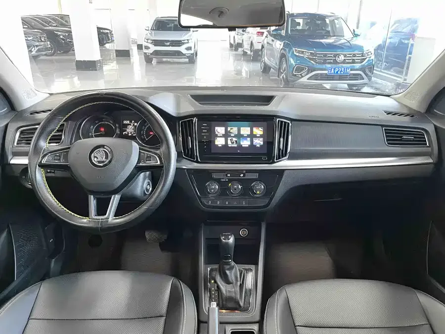 Skoda Kamiq Komic 2021 1.5L automatic comfort version 2022 — миниатюра 4