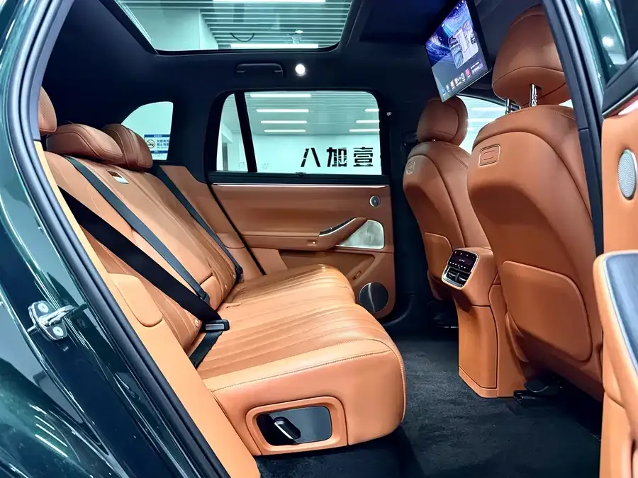 AITO M7 Wenjie M7 2026 Extended Range Ultra 4WD 5-Seater (192-line LiDAR) 2025 — миниатюра 3