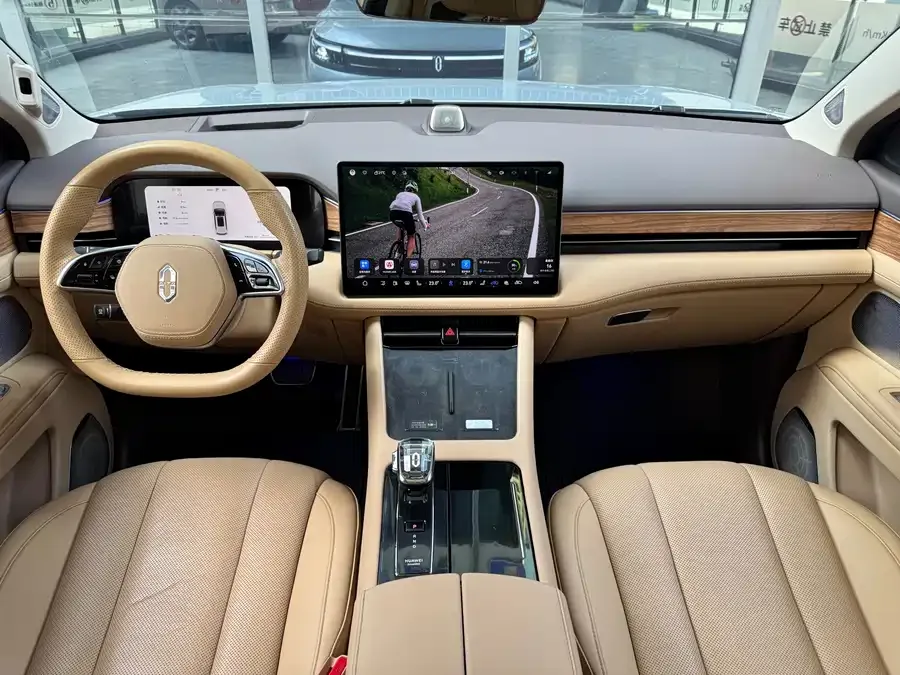 AITO M7 Wenjie M7 2024 1.5T Intelligent Driving 4WD Max Edition 6 Seaters 2023 — миниатюра 2