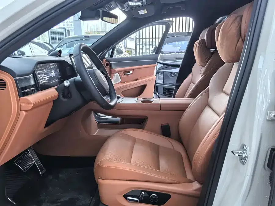 AITO M5 M5 2025 Extended Range Ultra 4WD Edition 2025 — миниатюра 3