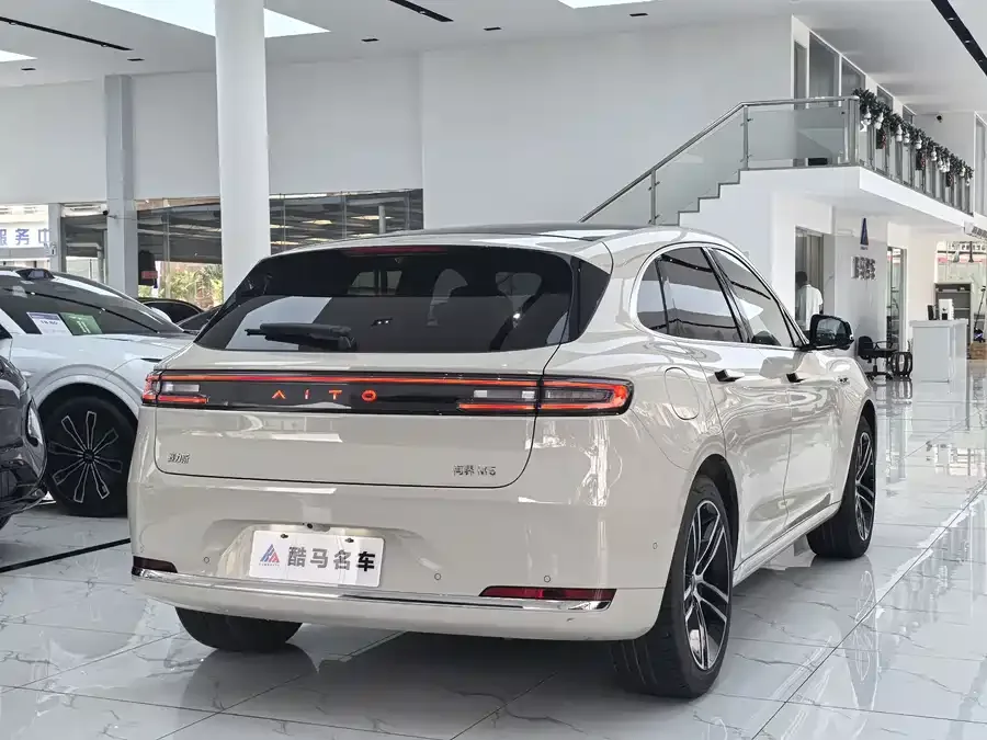 AITO M5 M5 2025 Extended Range Ultra 4WD Edition 2025 — миниатюра 4
