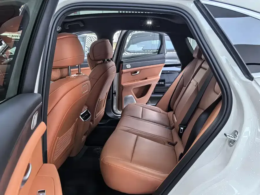 AITO M5 M5 2025 Extended Range Ultra 4WD Edition 2025 — миниатюра 5