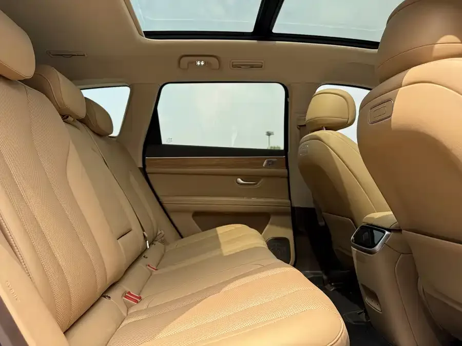 AITO M7 QM7 2024 1.5T RWD Plus Edition 5 Seaters 2023 — миниатюра 5