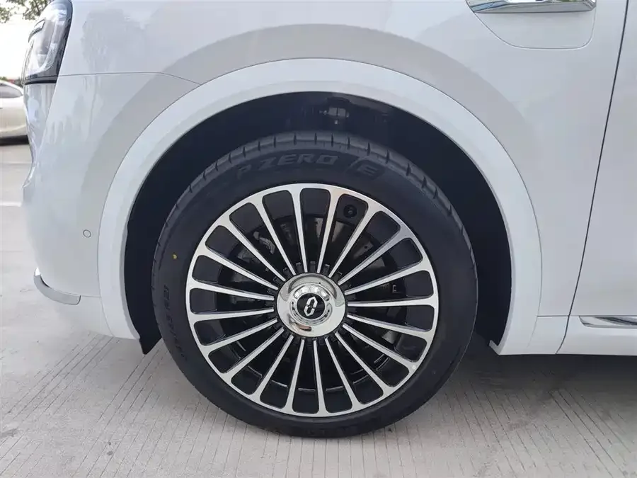 AITO M7 Wenjie M7 2026 Extended Range Pro+ 4WD 5-Seater 2025 — миниатюра 4