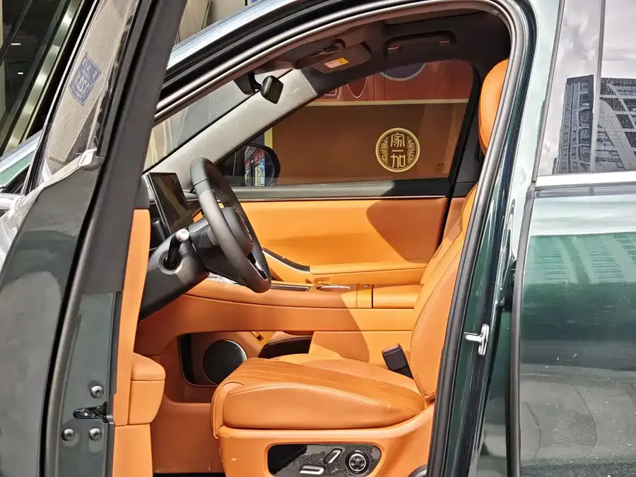 AITO M7 Wenjie M7 2026 Extended Range Max 4WD 6-Seater (192-line LiDAR) 2026 — миниатюра 3