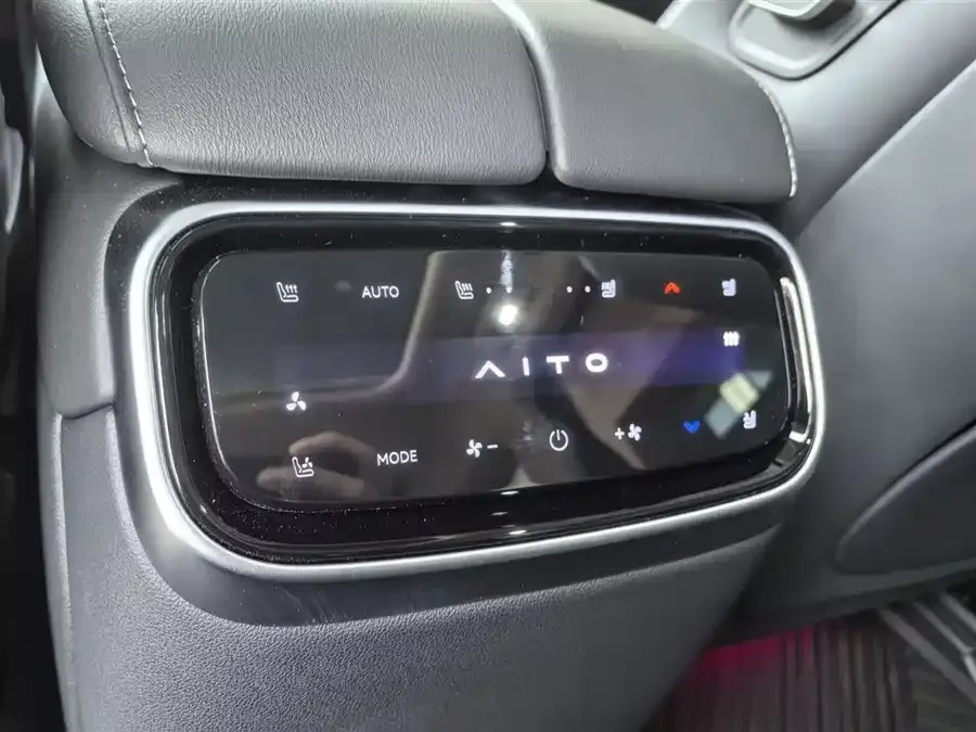 AITO M7 M7 2024 1.5T 4WD Plus 5-seater 2025 — миниатюра 3