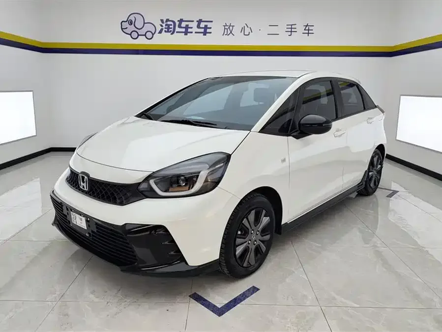 Honda Fit Fit 2023 1.5L CVT trendy version 2023 — фото 1, купить с доставкой в Москву