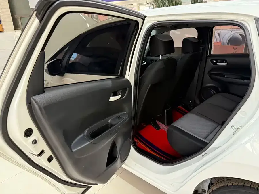 Honda Fit Fit 2022 1.5L CVT Trendy Sunroof Edition 2022 — миниатюра 5