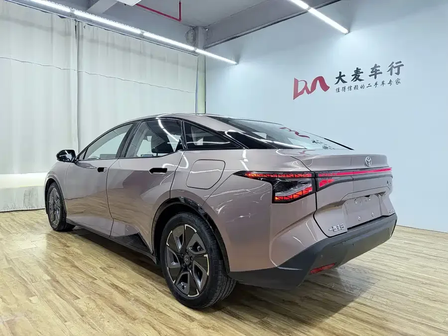 Toyota bZ 3 2023 616km long range PRO 2023 — миниатюра 2