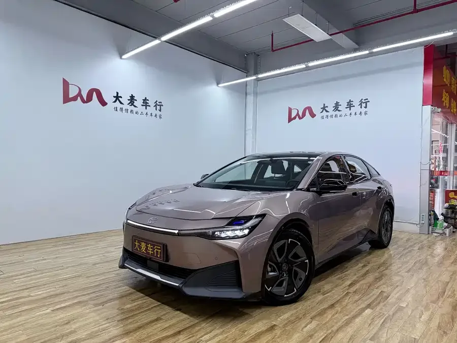 Toyota bZ 3 2023 616km long range PRO 2023 — фото 1, купить с доставкой в Москву