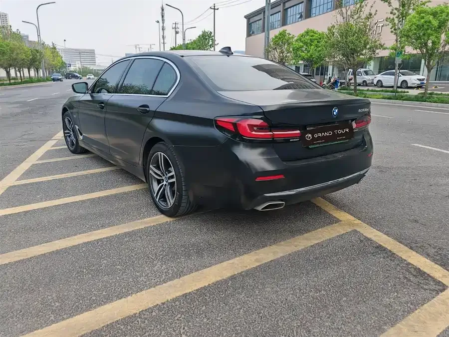 BMW 5 Series New Energy 2022 Model 535Le Luxury Package 2023 — миниатюра 4