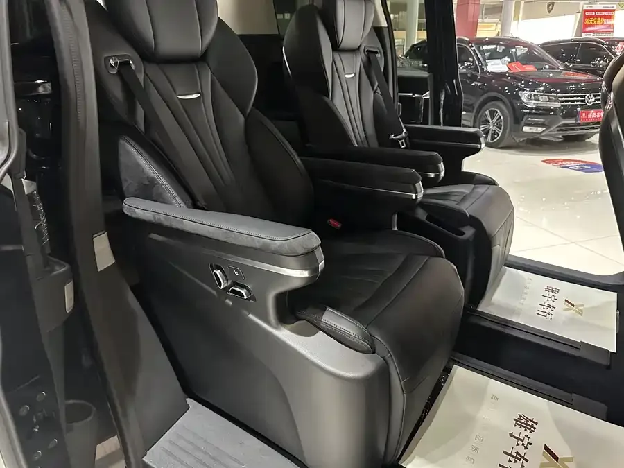 Hongqi HQ9 PHEV Hongqi HQ9 PHEV 2024 2.0T 4WD Business Edition 2024 — миниатюра 3
