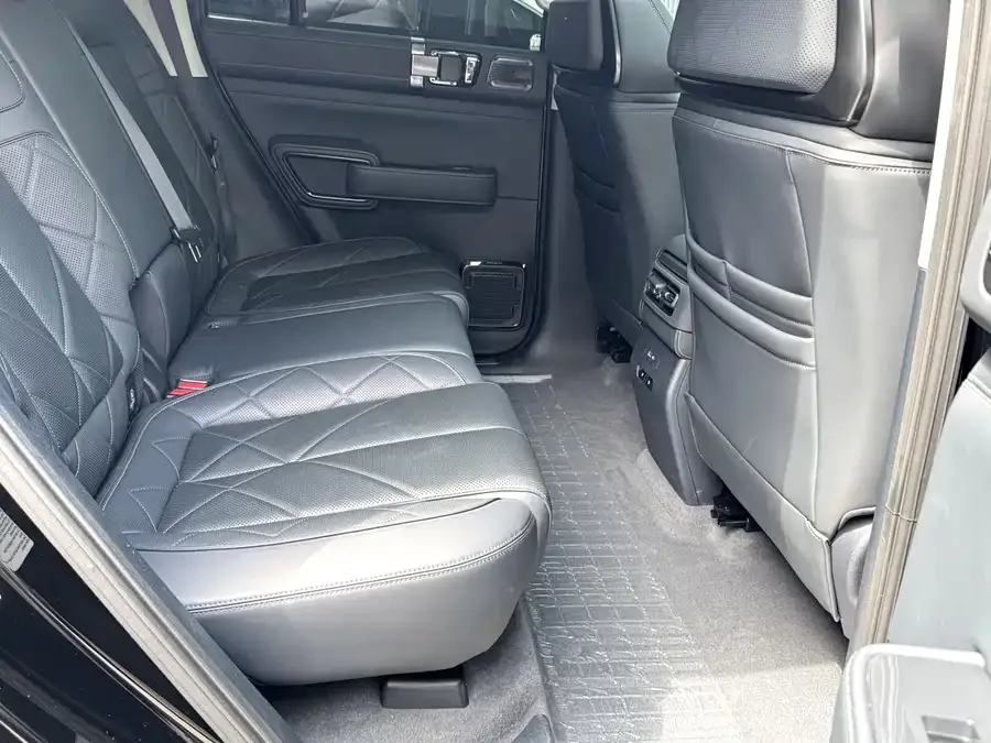 BYD Leopard Leopard 5 Leopard 5 2023 Pilot Edition 2023 — миниатюра 2