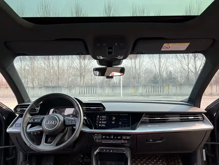 Audi A3 2021 Sportback 35 TFSI Advanced Life Edition 2022 — миниатюра 4