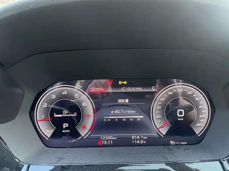 Audi A3 2022 Sportback 35 TFSI Luxury Sports Edition 2022 — миниатюра 4