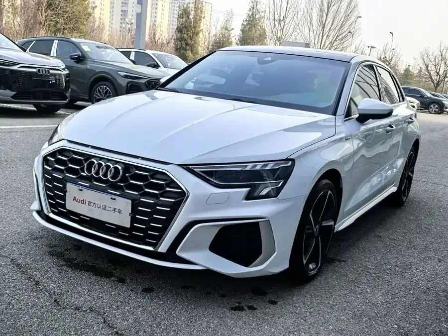 Audi A3 2024 Sportback 35 TFSI stylish and sporty 2024 — фото 1, купить с доставкой в Москву