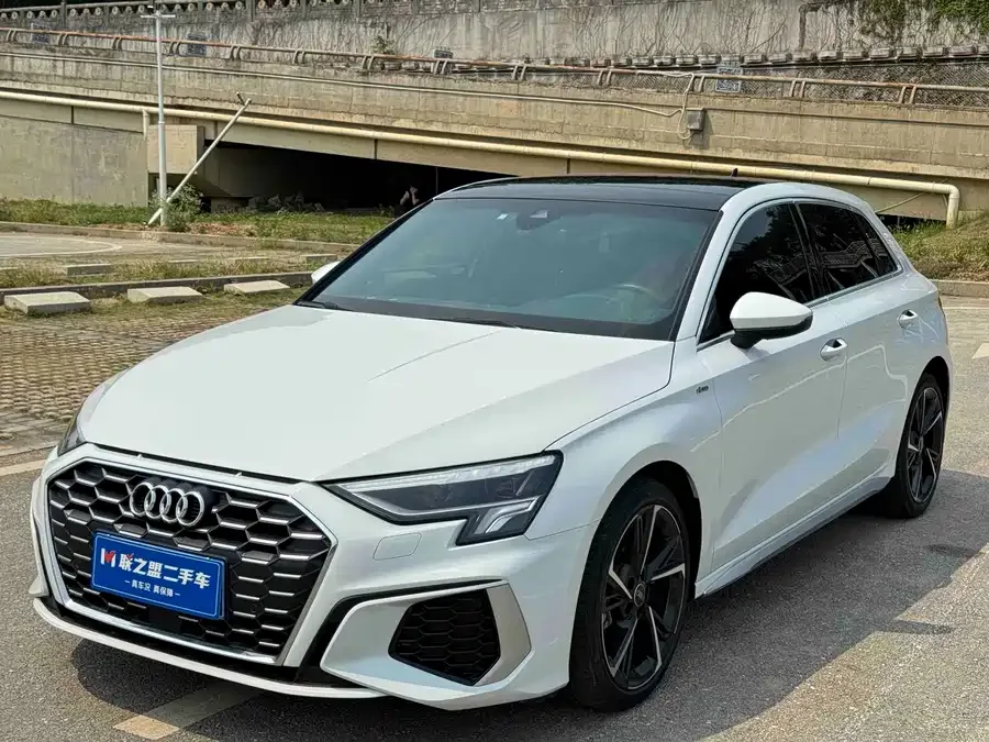 Audi A3 2022 Sportback 35 TFSI stylish and sporty 2022 — фото 1, купить с доставкой в Москву
