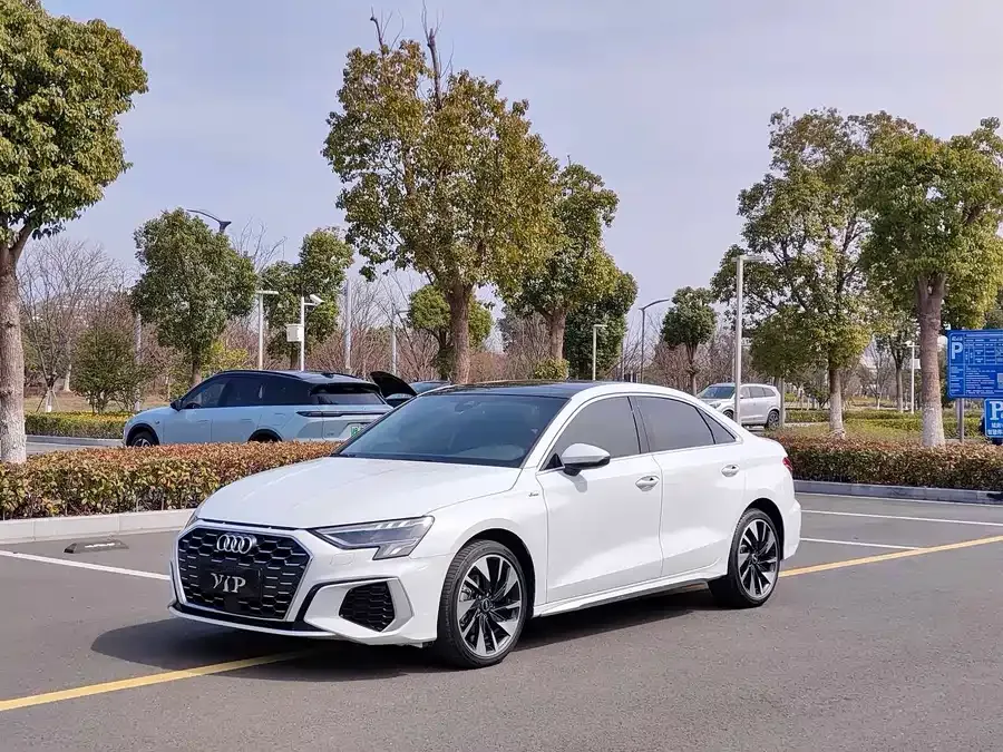 Audi A3 2023 A3L Limousine 35 TFSI Fashion Sports 2023 — фото 1, купить с доставкой в Москву