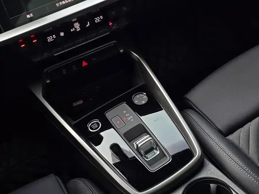 Audi A3 2022 Sportback 35 TFSI Fashionable and Elegant 2023 — миниатюра 5