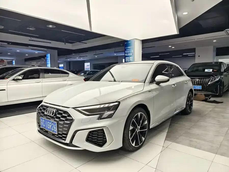 Audi A3 2022 Sportback 35 TFSI stylish and sporty 2023 — фото 1, купить с доставкой в Москву