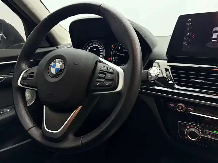 BMW 1 series BMW 1 Series 2021 120i M Sport Edition 2022 — миниатюра 5