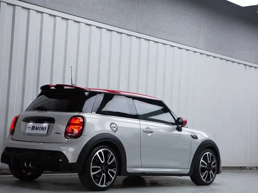 MINI JCW MINI JCW 2022 2.0T JOHN COOPER WORKS ALL-IN 2022 — миниатюра 4