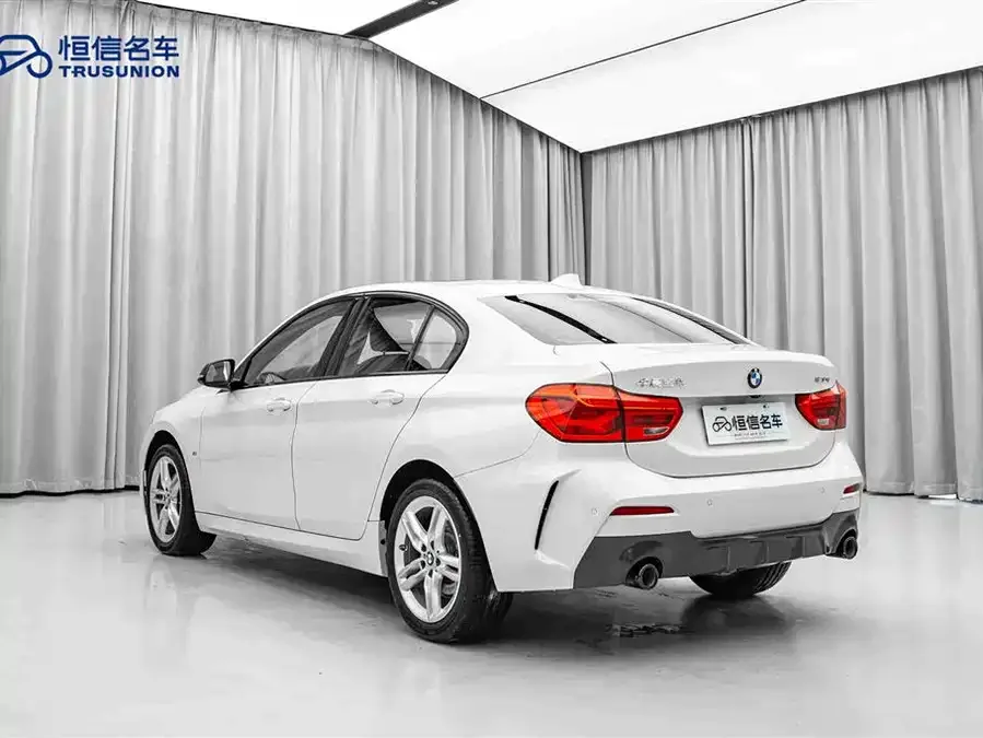 BMW 1 series BMW 1 Series 2022 120i M Sport Night Edition 2023 — миниатюра 4