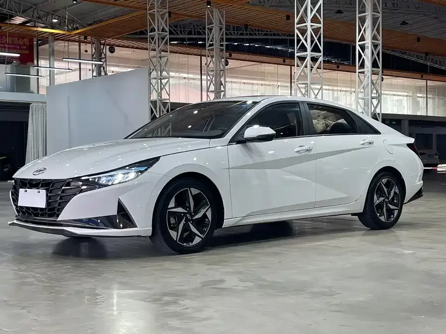 Hyundai Elantra 2023
