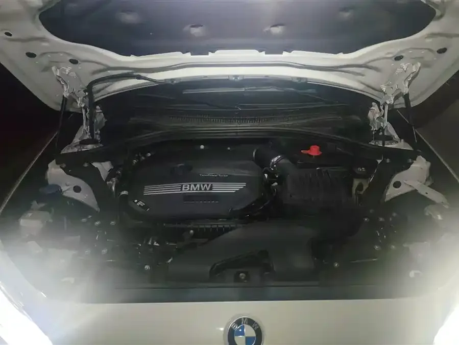 BMW 1 series BMW 1 Series 2022 120i M Sport Edition 2023 — миниатюра 4