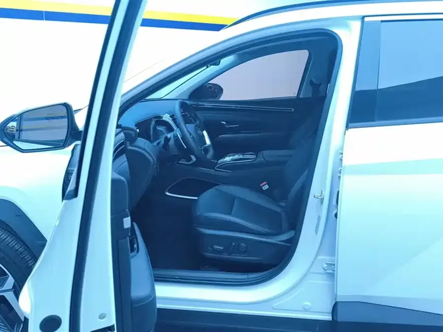 Hyundai tucson l Tucson 2021 Tucson L 1.5T DCT LUX Premium Edition 2022 — миниатюра 3