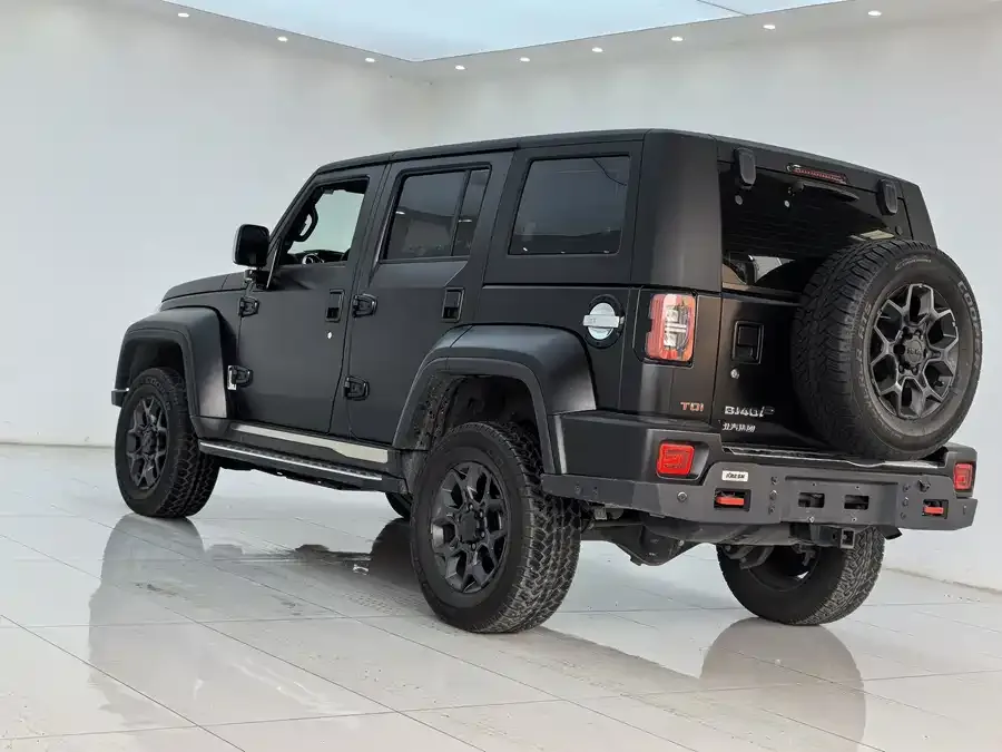 BAIC BJ40 Beijing Off-road BJ40 2023 2.0T Automatic 4WD City Hunter Edition Knight Edition 2023 — миниатюра 5