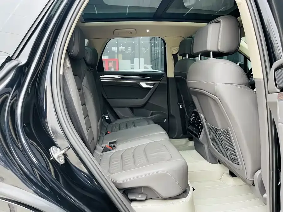 Volkswagen Touareg Touareg 2021 3.0TSI Ruixiang Edition Obsidian Sports Package 2022 — миниатюра 4