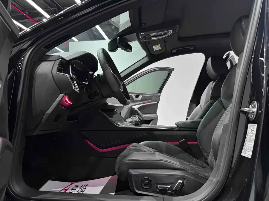 Audi A6L 2024 55 TFSI quattro exclusive dynamic model 2024 — миниатюра 2