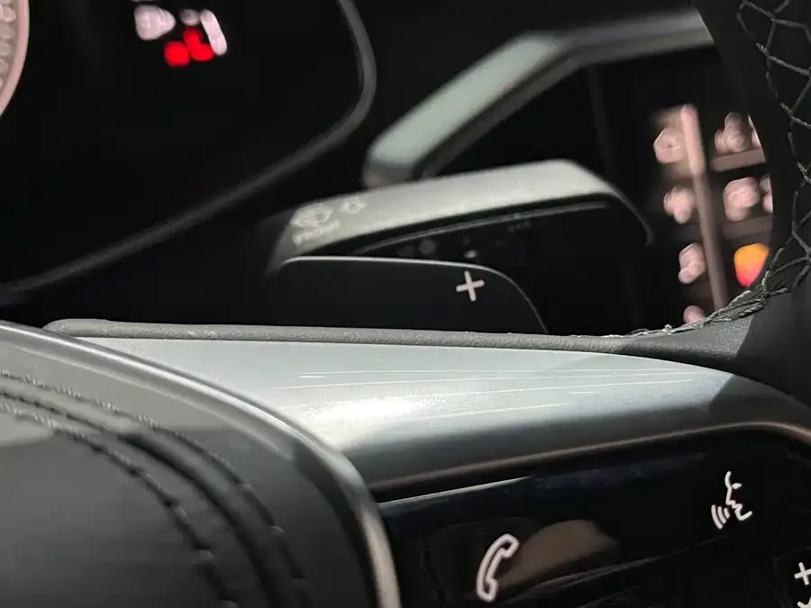 Audi A6L 2024 55 TFSI quattro exclusive dynamic model 2024 — миниатюра 3
