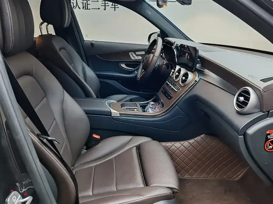 Mercedes-Benz GLC-Class Mercedes-Benz GLC 2022 GLC 300 L 4MATIC Dynamic Collector's Edition 2023 — миниатюра 5