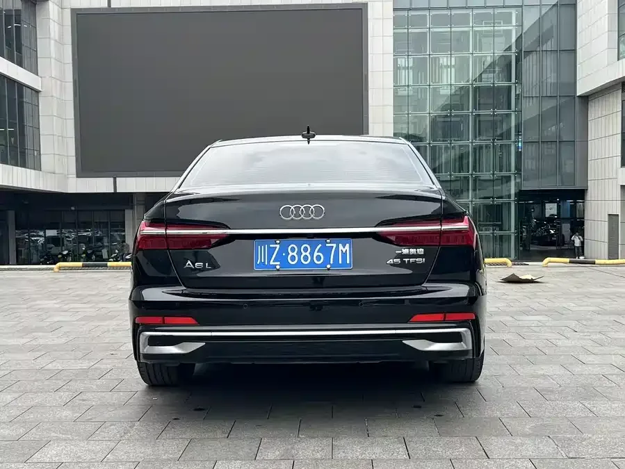 Audi A6L 2023 45 TFSI Premium Dynamic Model 2023 — миниатюра 3