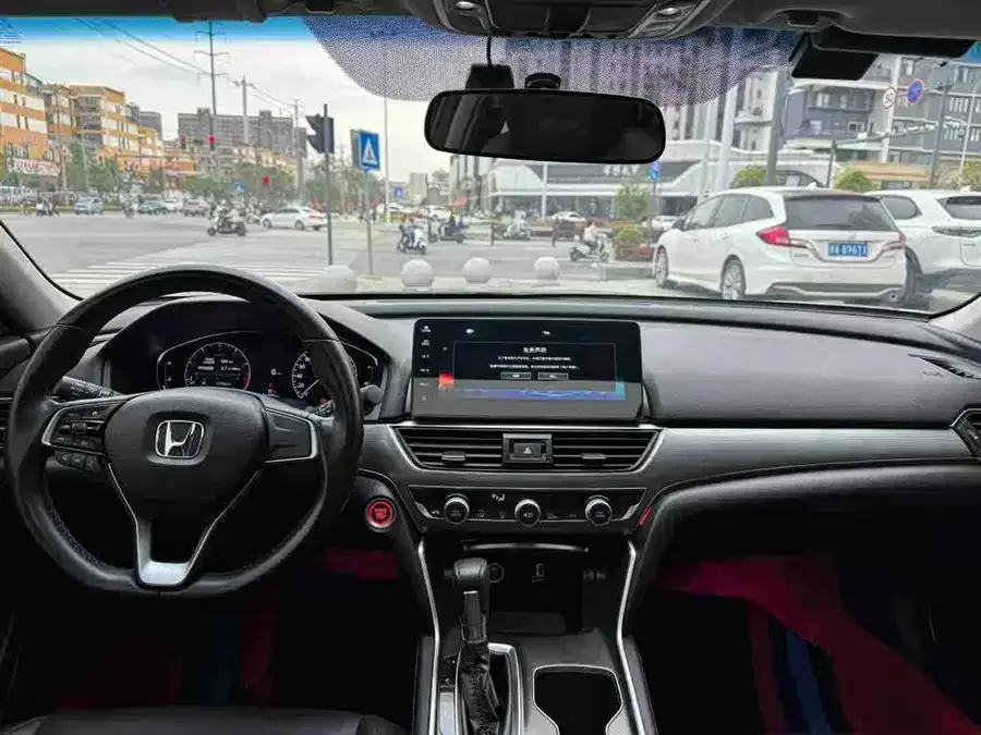 Honda Accord Accord 2022 260TURBO Deluxe Edition 2022 — миниатюра 4