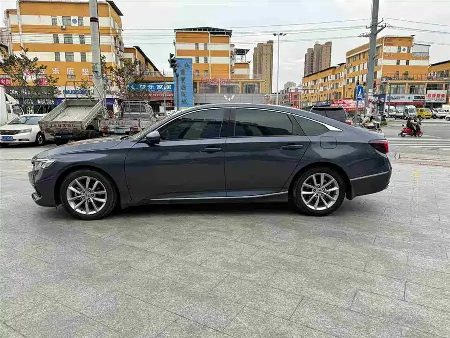 Honda Accord Accord 2022 260TURBO Deluxe Edition 2022 — миниатюра 5